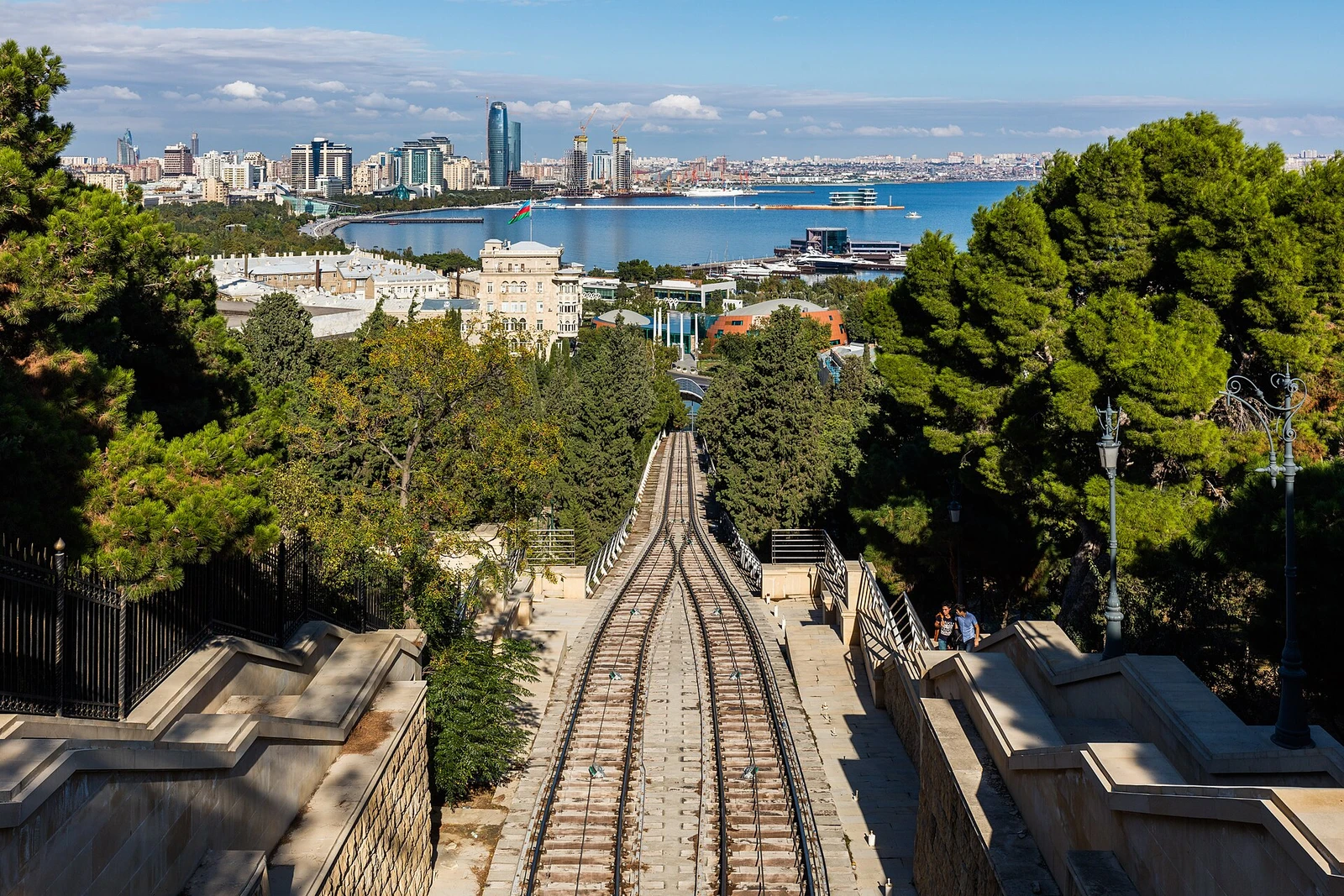 Vista de Baku, Azerbaiyán, 2016-09-26, DD 138.jpg