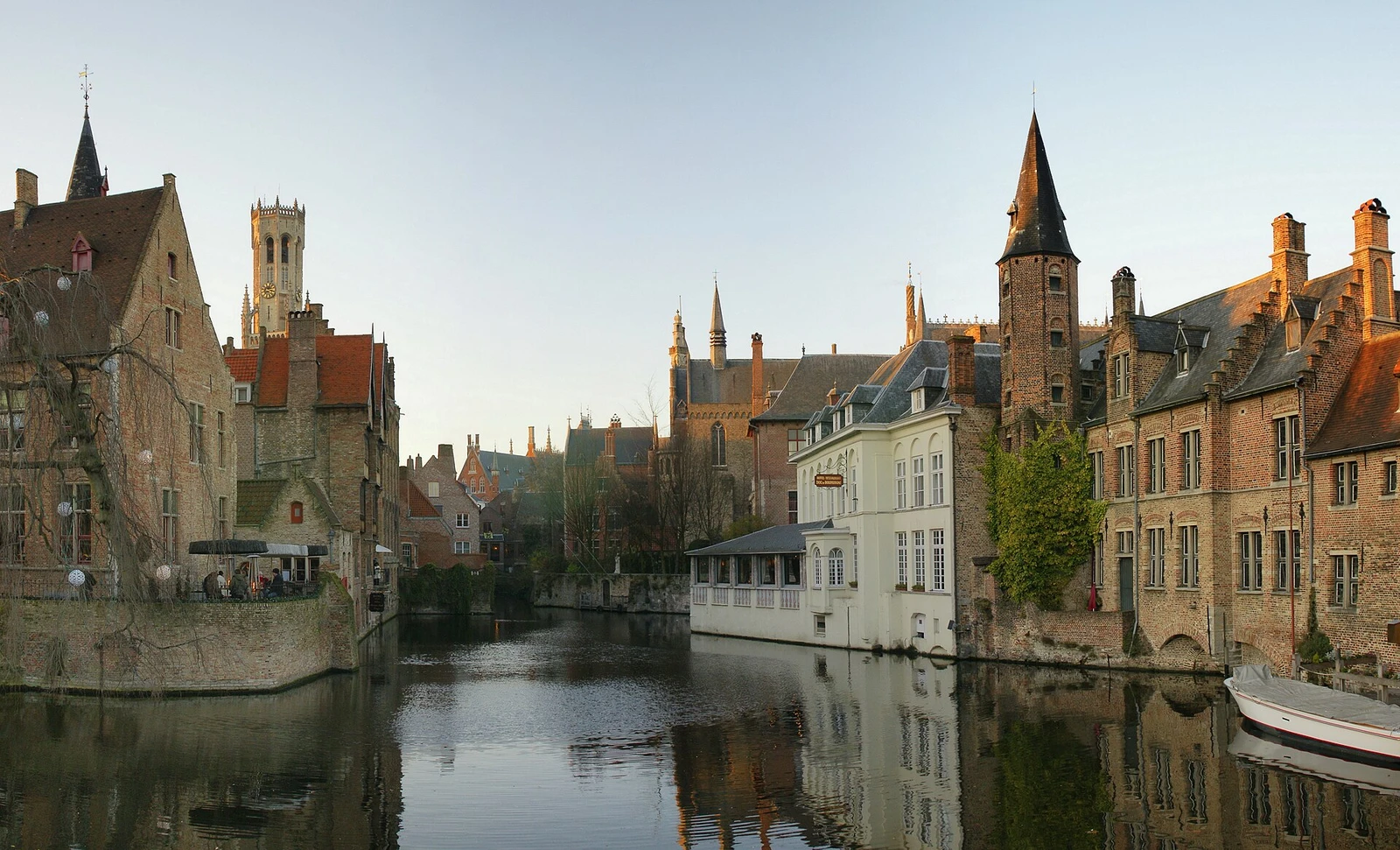 Rozenhoedkaai Brugge.jpg
