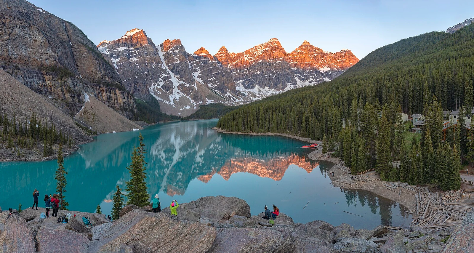 1 moraine lake pano 2019.jpg