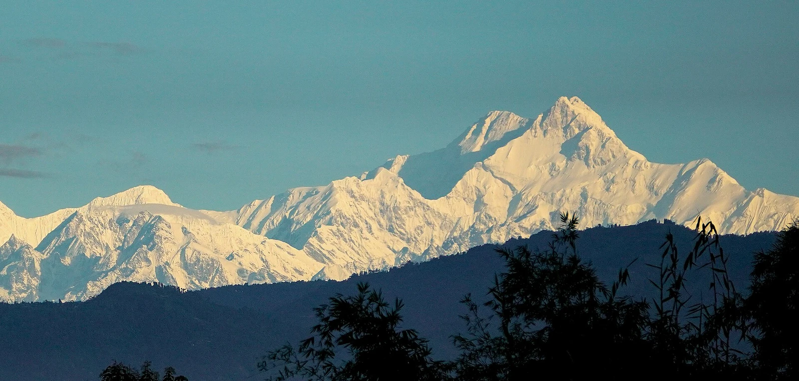 The Kangchenjunga from darjeeling.jpg