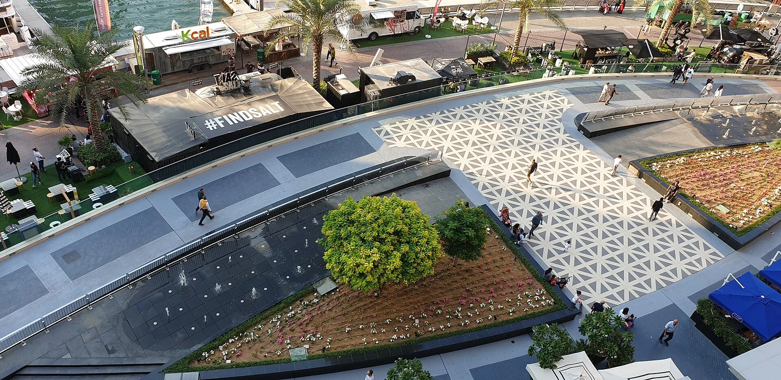 Dubai Marina neighborhood.jpg