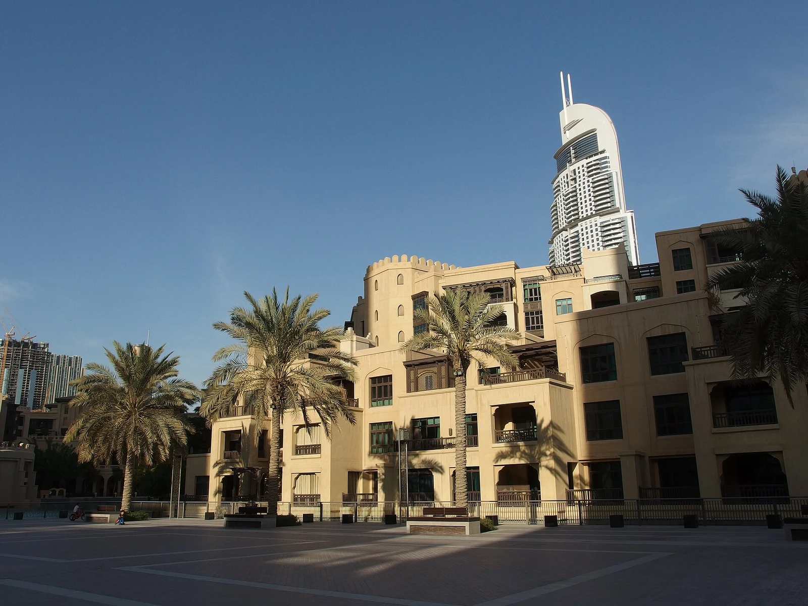 Downtown Dubai (15853474986).jpg