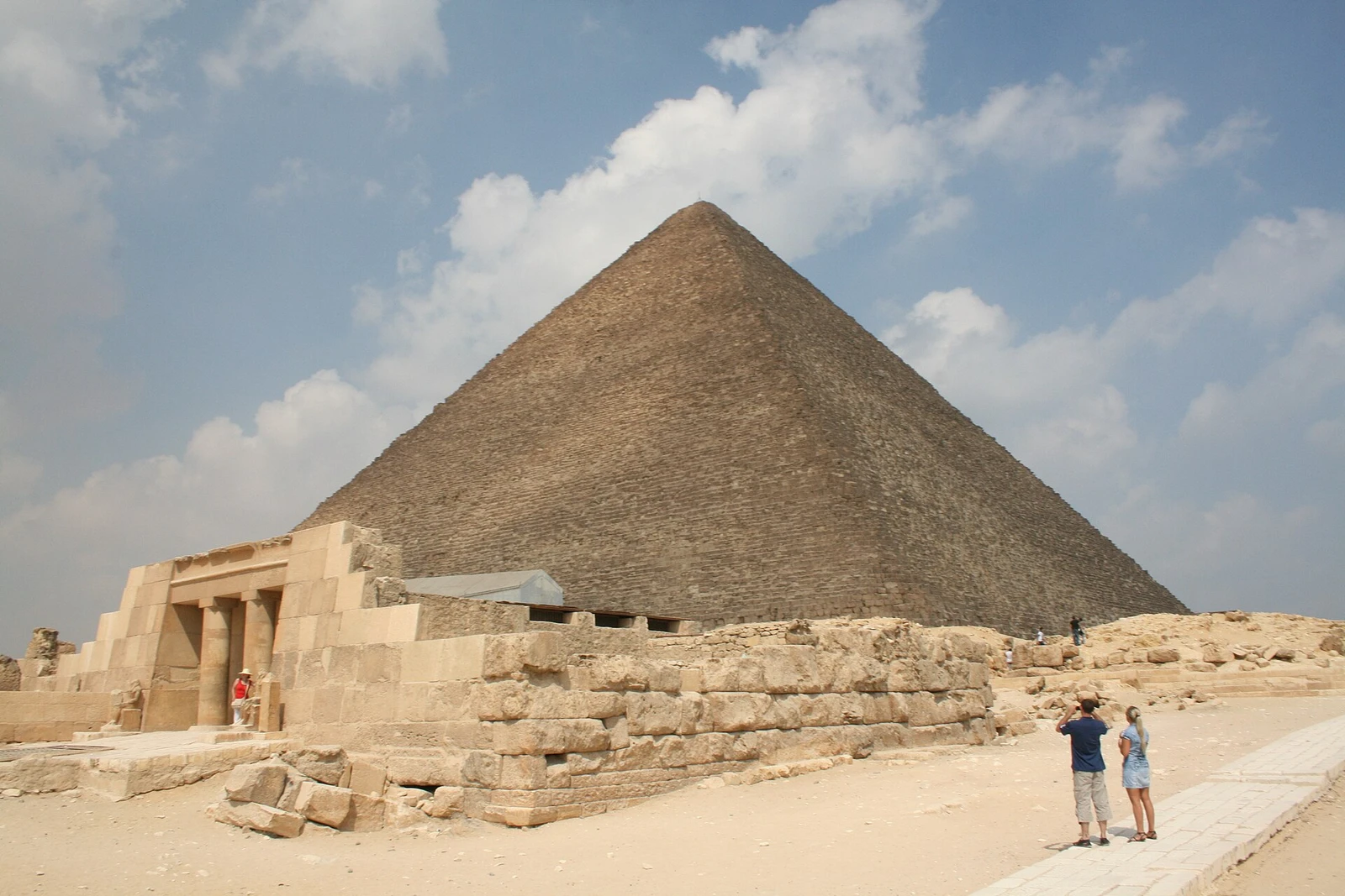 Menkaure Pyramid, Giza, Egypt6.jpg