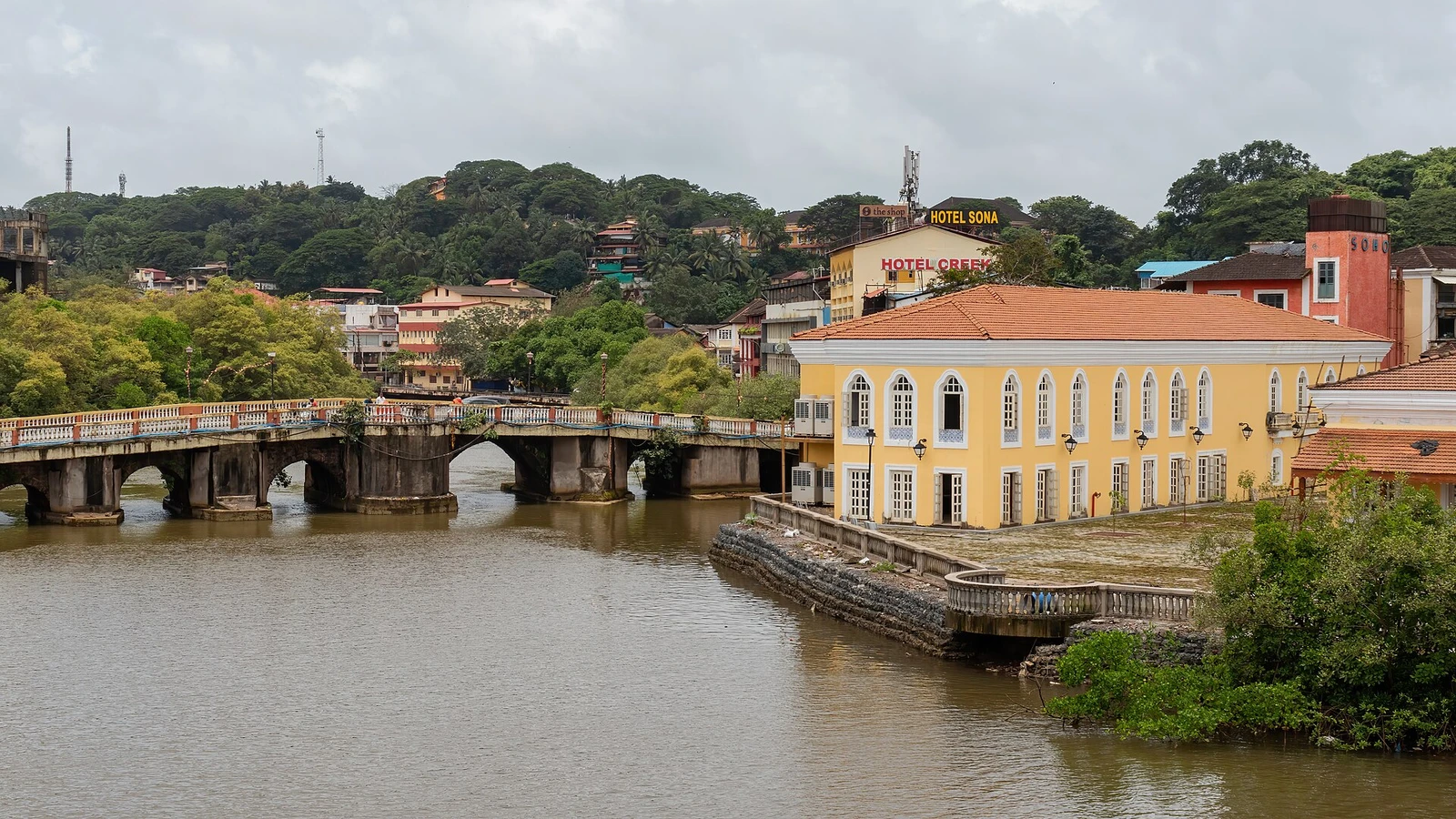 PWD Quality Control Engineers Office and Rio de Ourem, Panaji.jpg