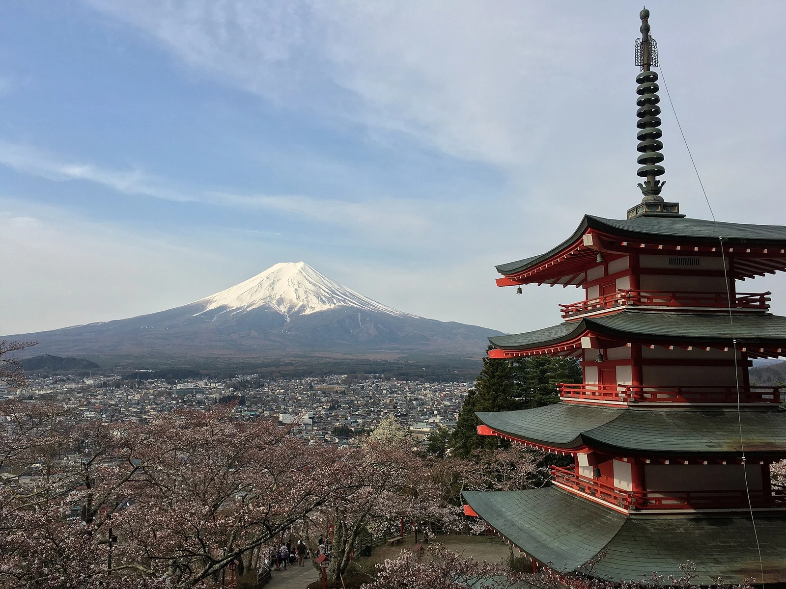 Chureito Pagoda, Fujiyoshida (34125997301).jpg