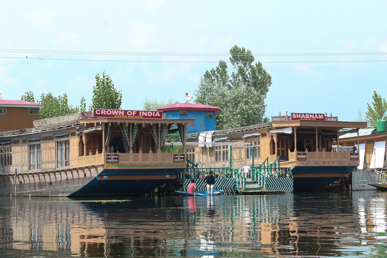 Dal Lake, Srinagar, Jammu and Kashmir.jpg