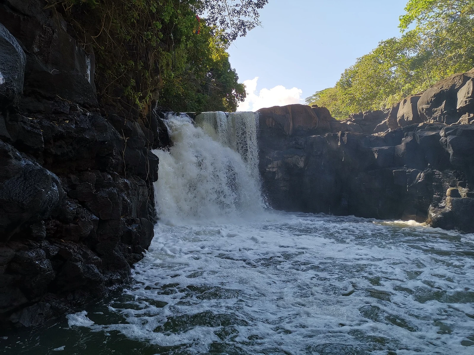 Grand river south east Mauritius 2019-09-29.jpg