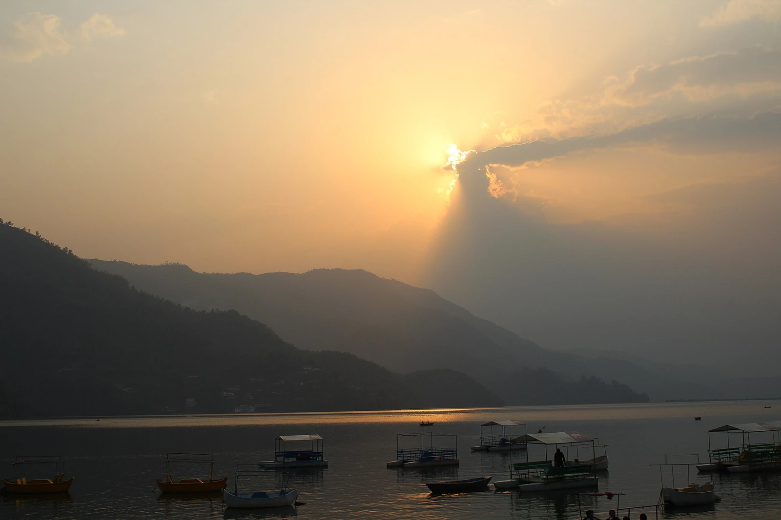 Phewa Lake of Pokhara city.jpg