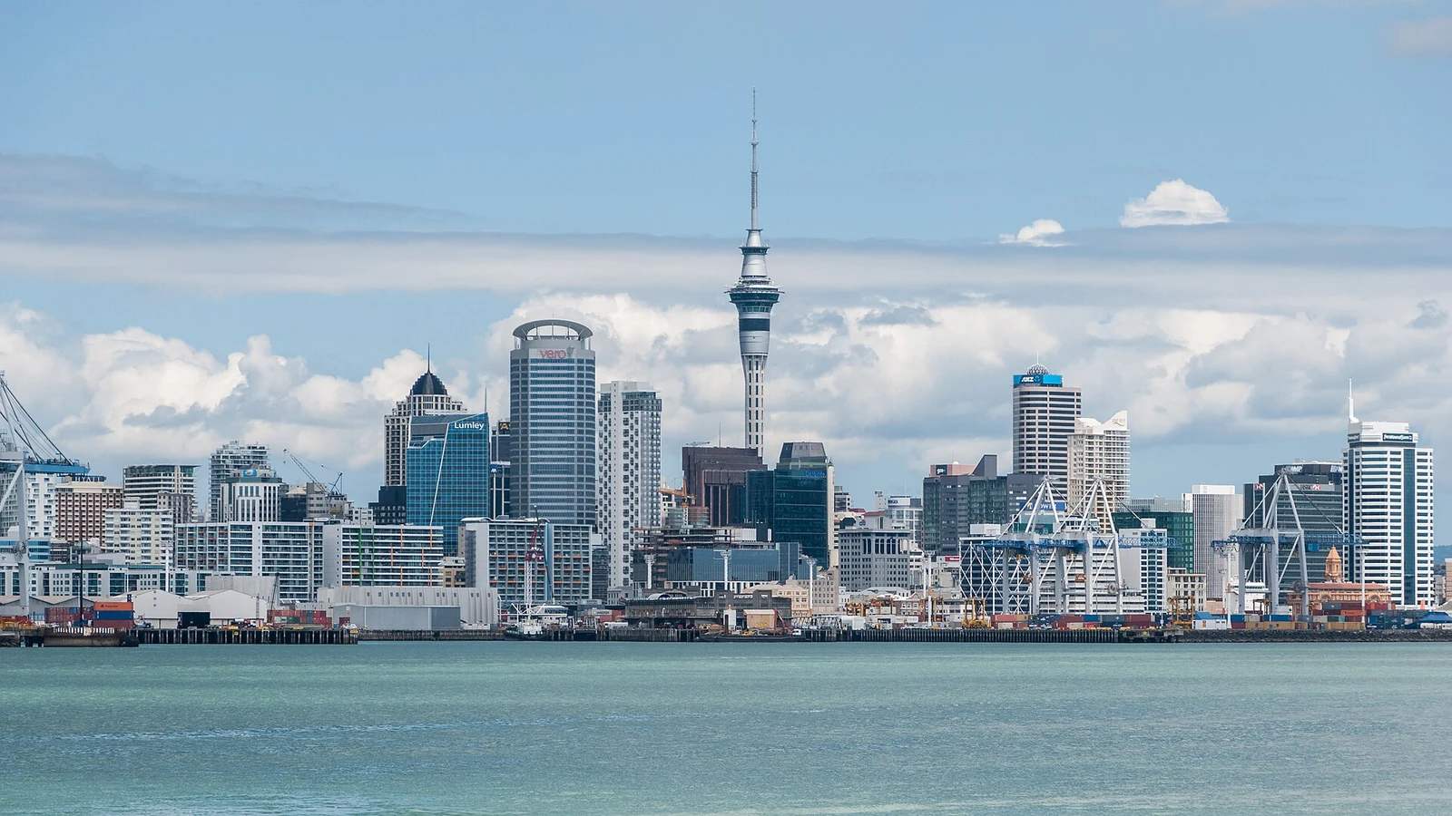 Auckland Skyline as seen from Devonport 20100128 3.jpg