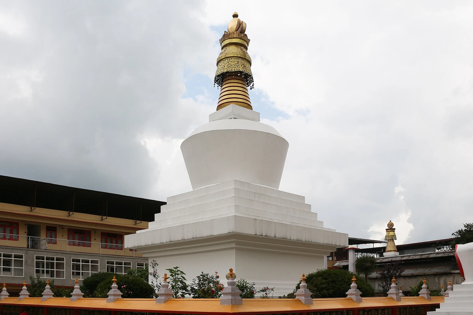 Do-drul Chorten, Gangtok 01.jpg