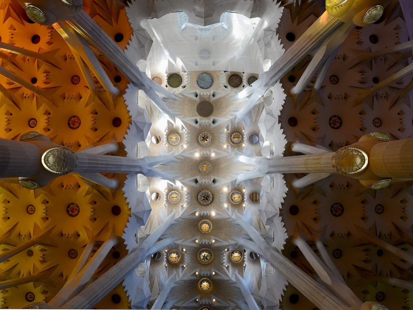 Sagrada Familia March 2015-10a.jpg