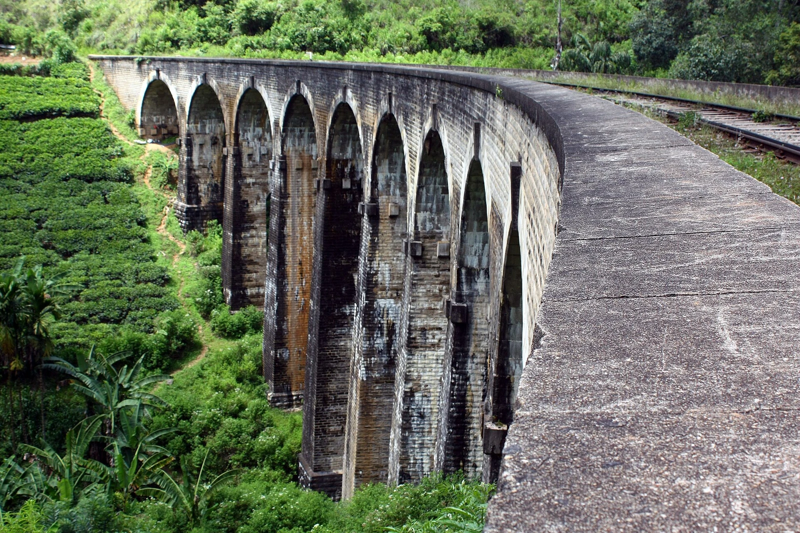 Nine arches bridge.jpg
