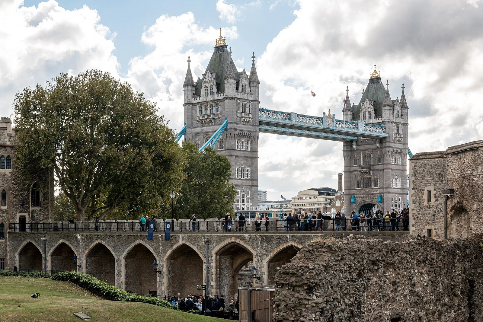 London, Tower Bridge -- 2016 -- 4676.jpg