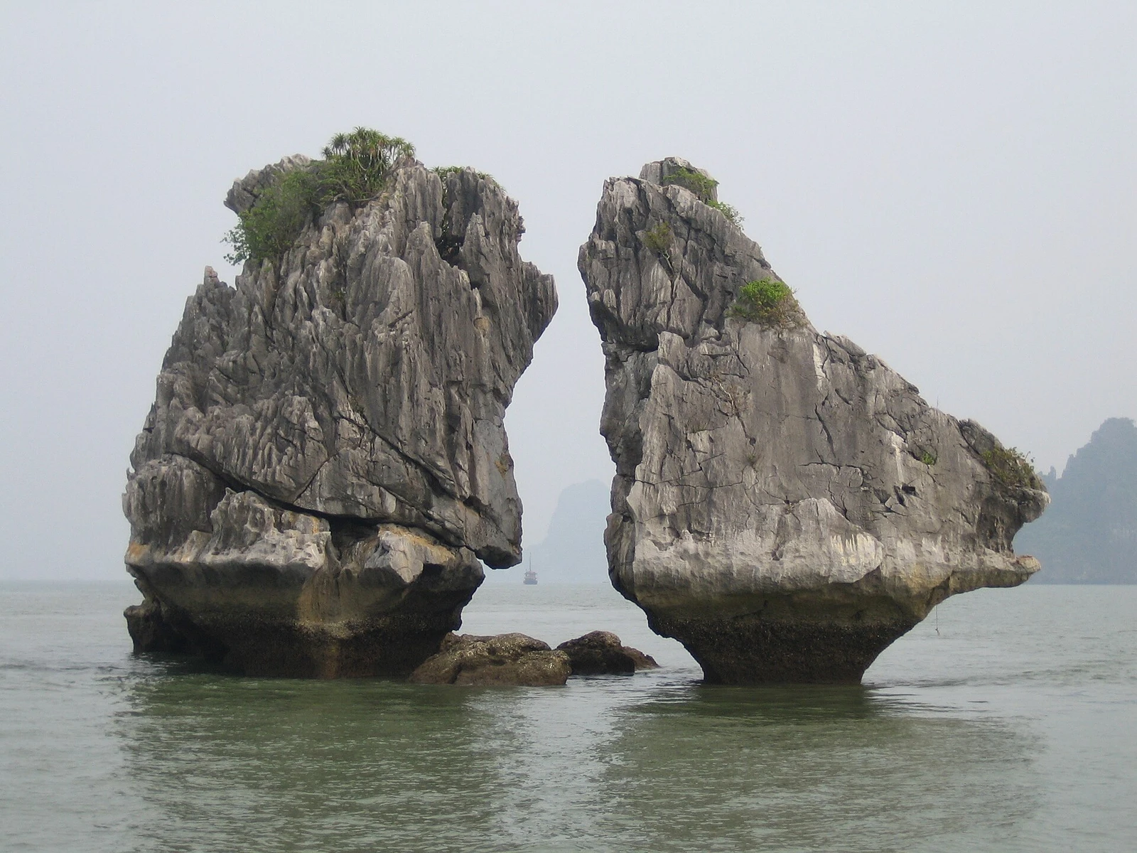 The Kissing Rocks-Ha Long Bay-Vietnam.jpg